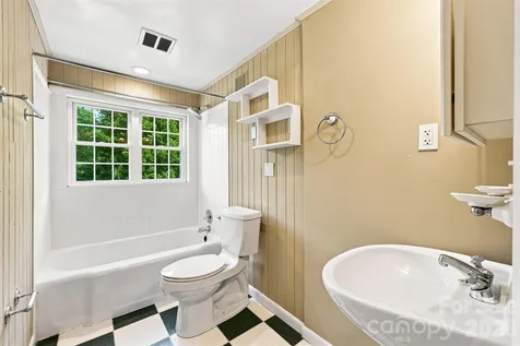 4467 Woodlark Lane Charlotte NC 28211
