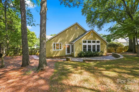 4467 Woodlark Lane Charlotte NC 28211
