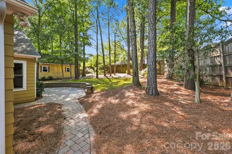 4467 Woodlark Lane Charlotte NC 28211