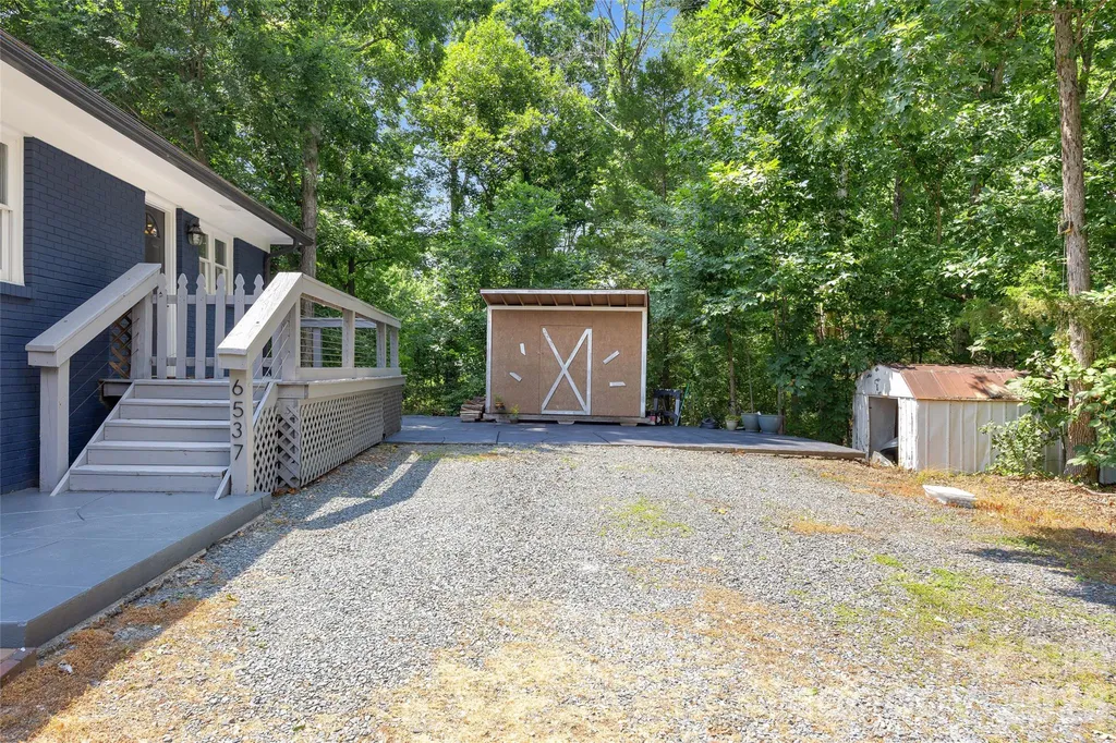 6537 Mt Holly Huntersville Road Charlotte NC 28216