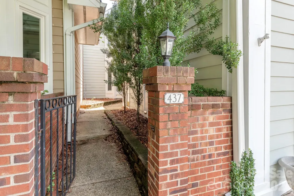 437 Clarkson Green Street Charlotte NC 28202