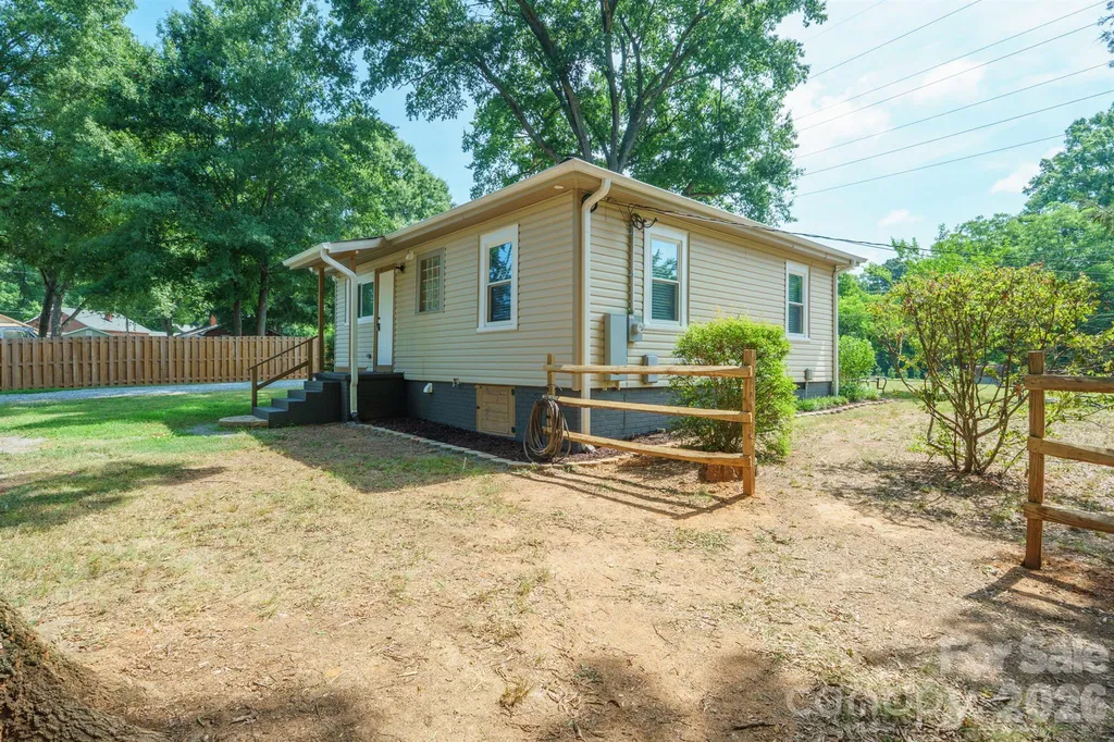 1105 Young Street Mooresville NC 28115