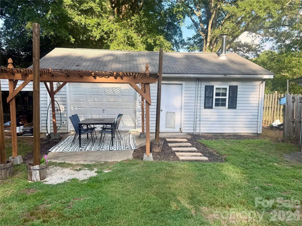 104 Hilltop Street Stanfield NC 28163