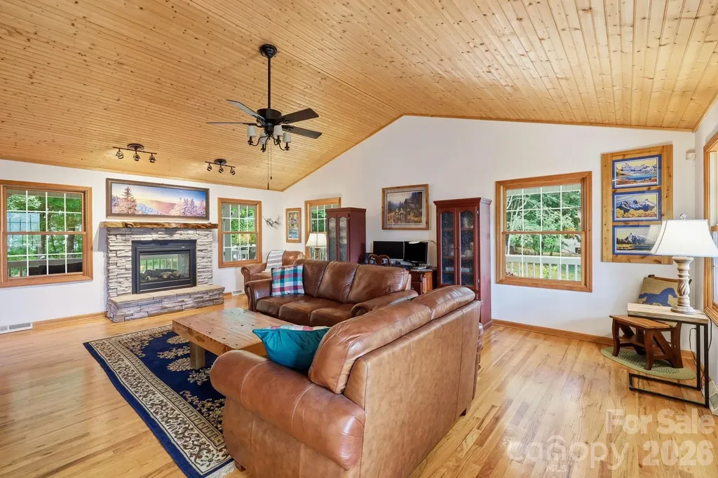 241 Alta Vista Drive Candler NC 28715