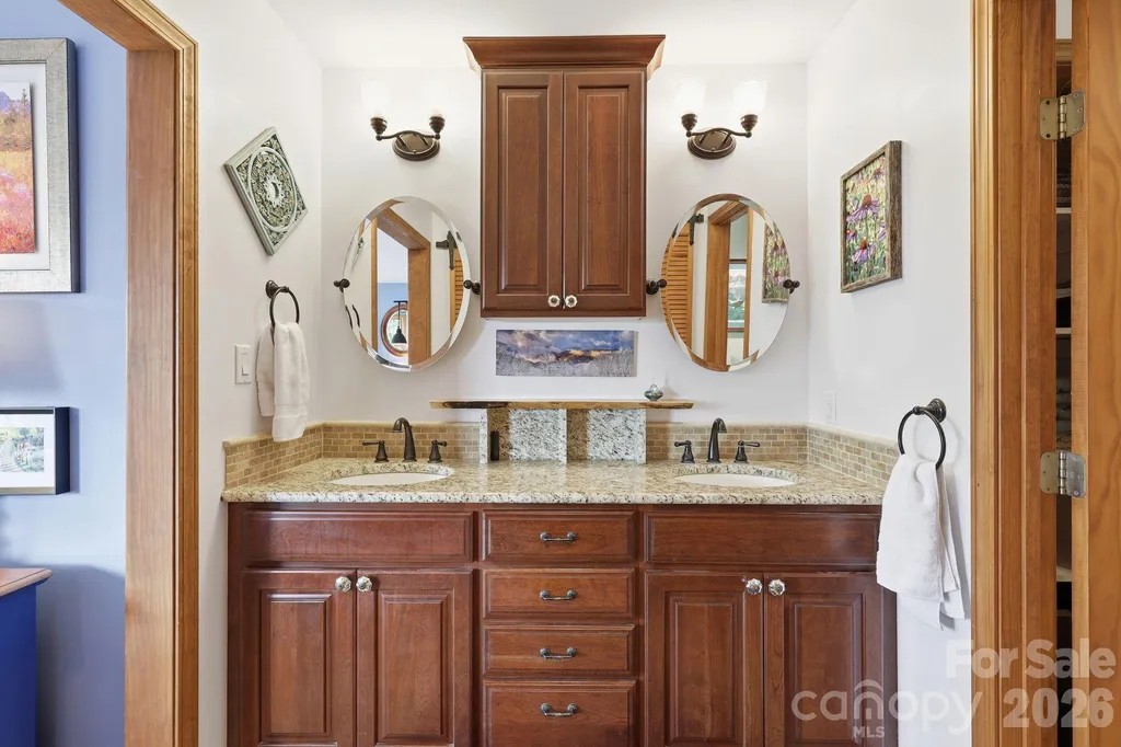 241 Alta Vista Drive Candler NC 28715