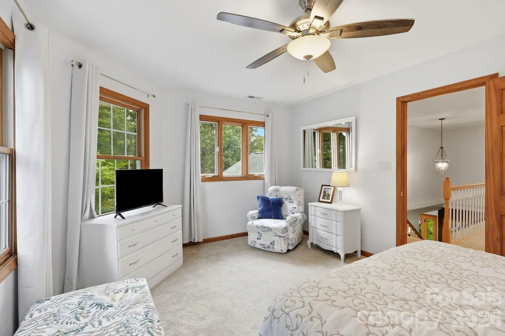 241 Alta Vista Drive Candler NC 28715