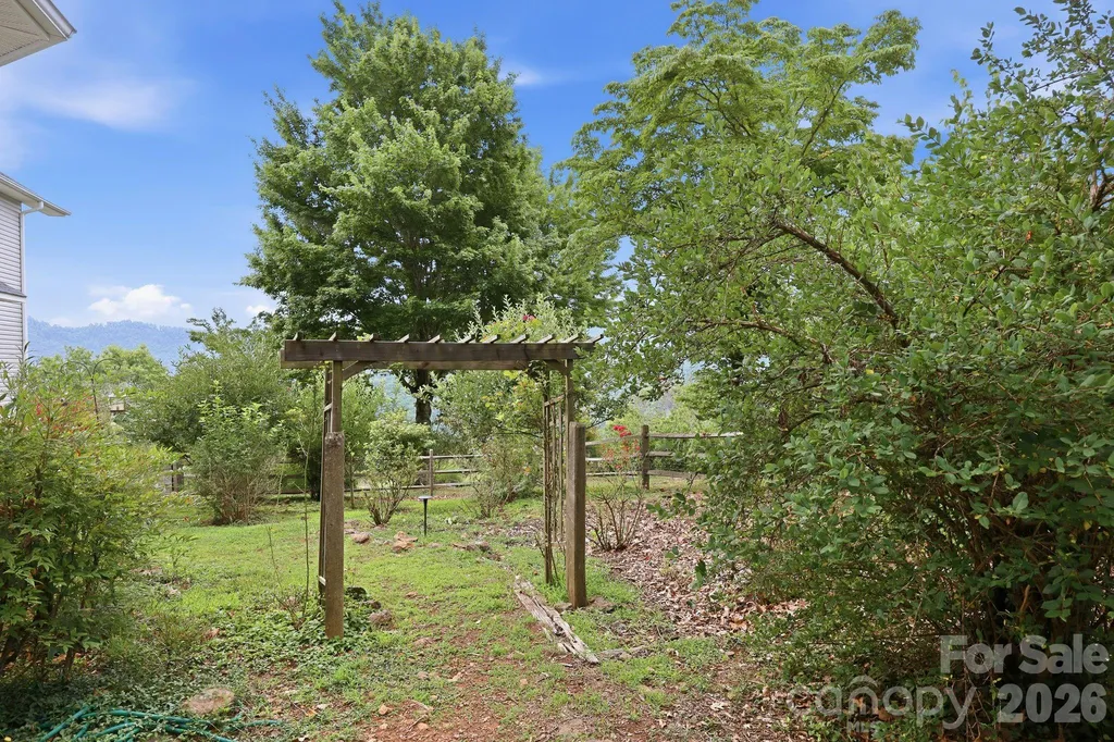 241 Alta Vista Drive Candler NC 28715
