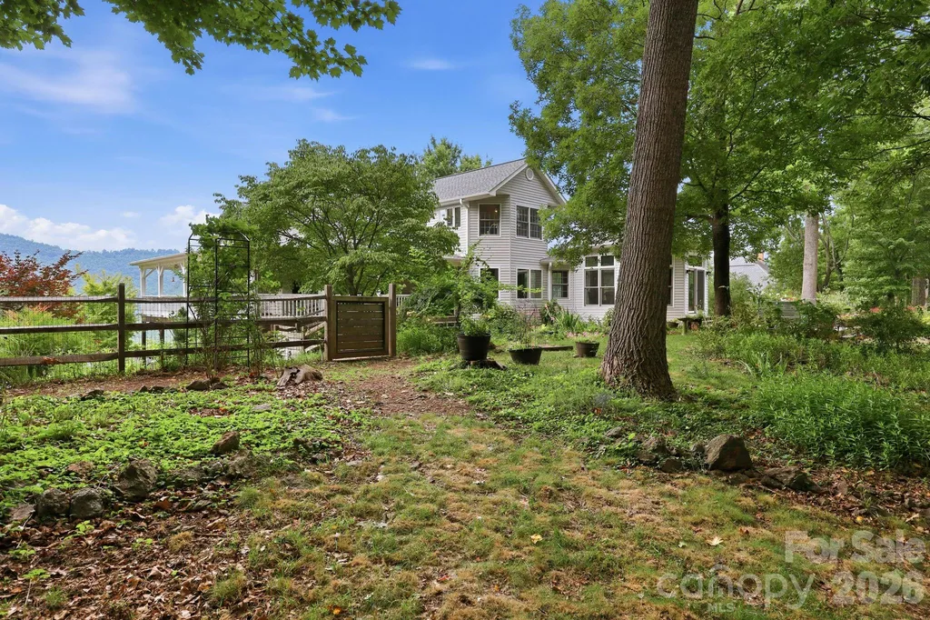 241 Alta Vista Drive Candler NC 28715