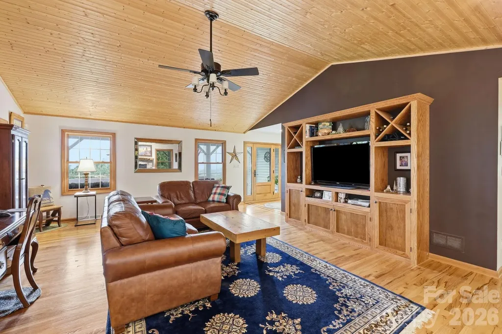 241 Alta Vista Drive Candler NC 28715