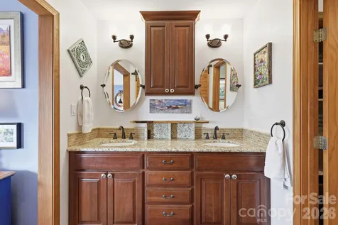 241 Alta Vista Drive Candler NC 28715