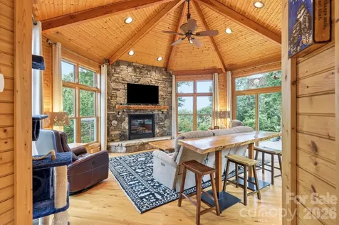 241 Alta Vista Drive Candler NC 28715