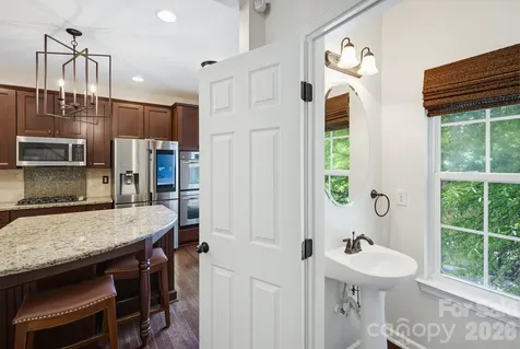 225 Lincoln Street Charlotte NC 28203
