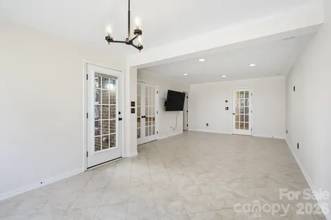 225 Lincoln Street Charlotte NC 28203