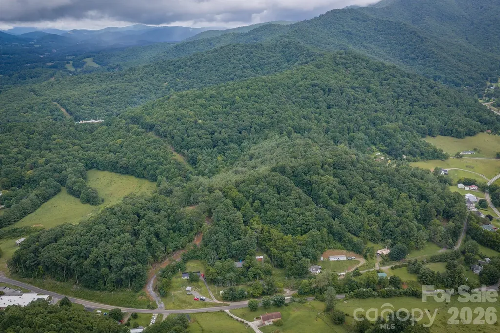 7 Wid Smith Road Burnsville NC 28714