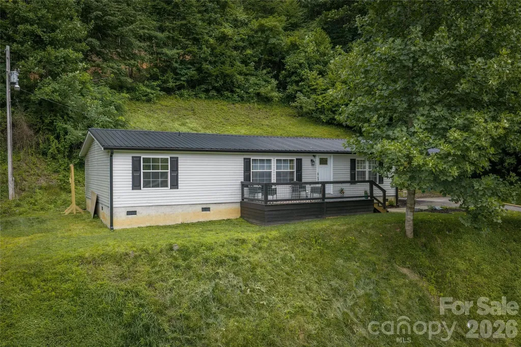 7 Wid Smith Road Burnsville NC 28714