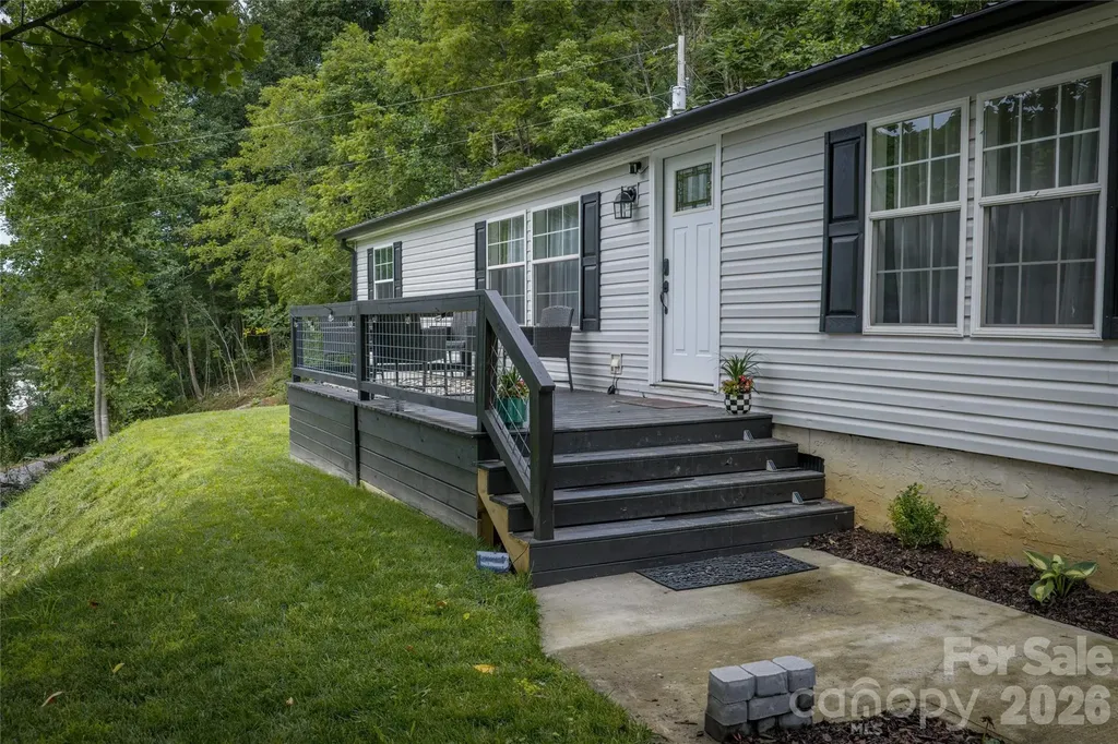 7 Wid Smith Road Burnsville NC 28714
