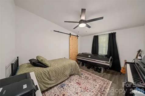 7 Wid Smith Road Burnsville NC 28714