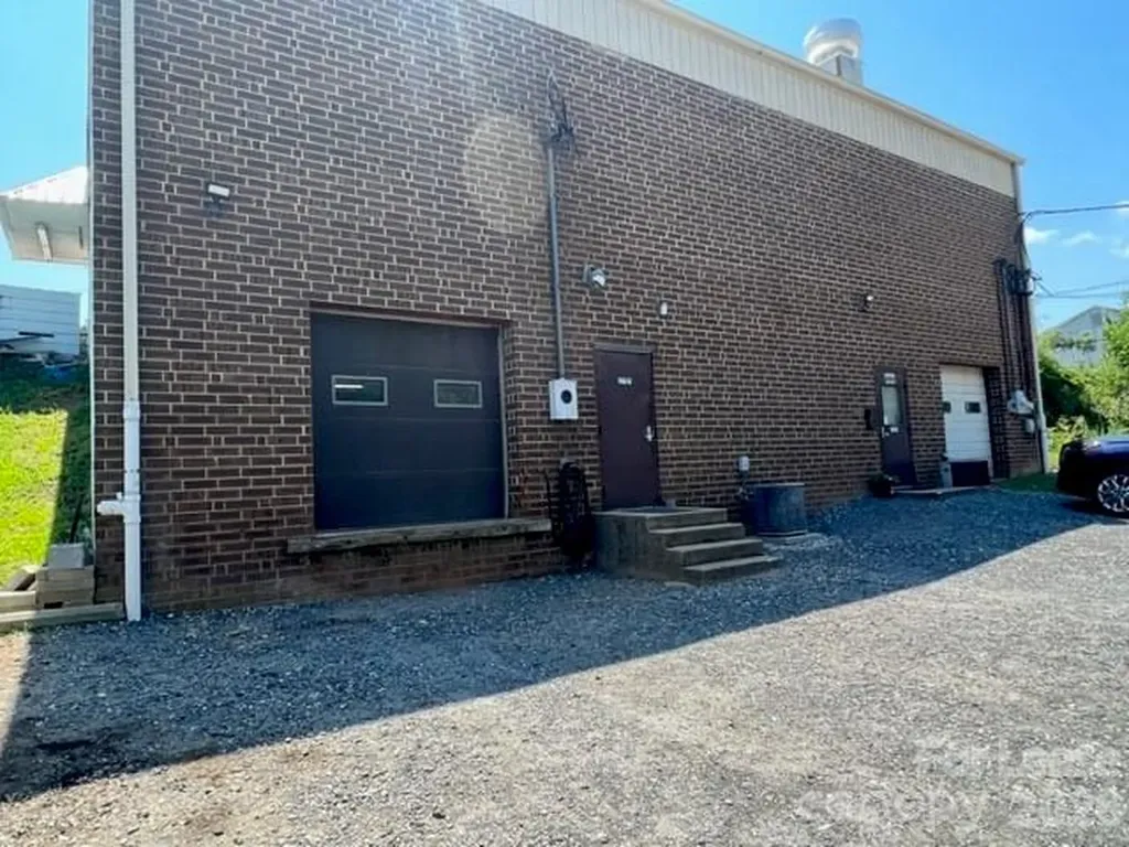 1050 Old Lenoir Road NW Hickory NC 28601
