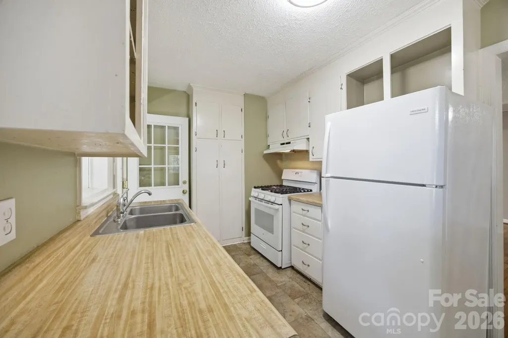 3129 Iredell Drive Charlotte NC 28269