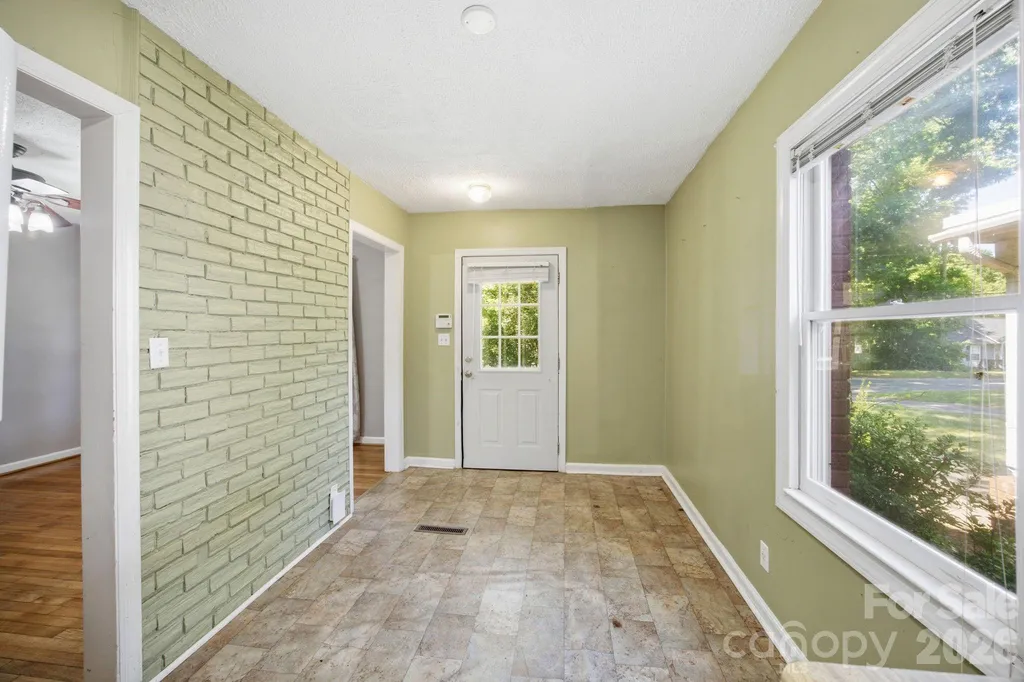 3129 Iredell Drive Charlotte NC 28269
