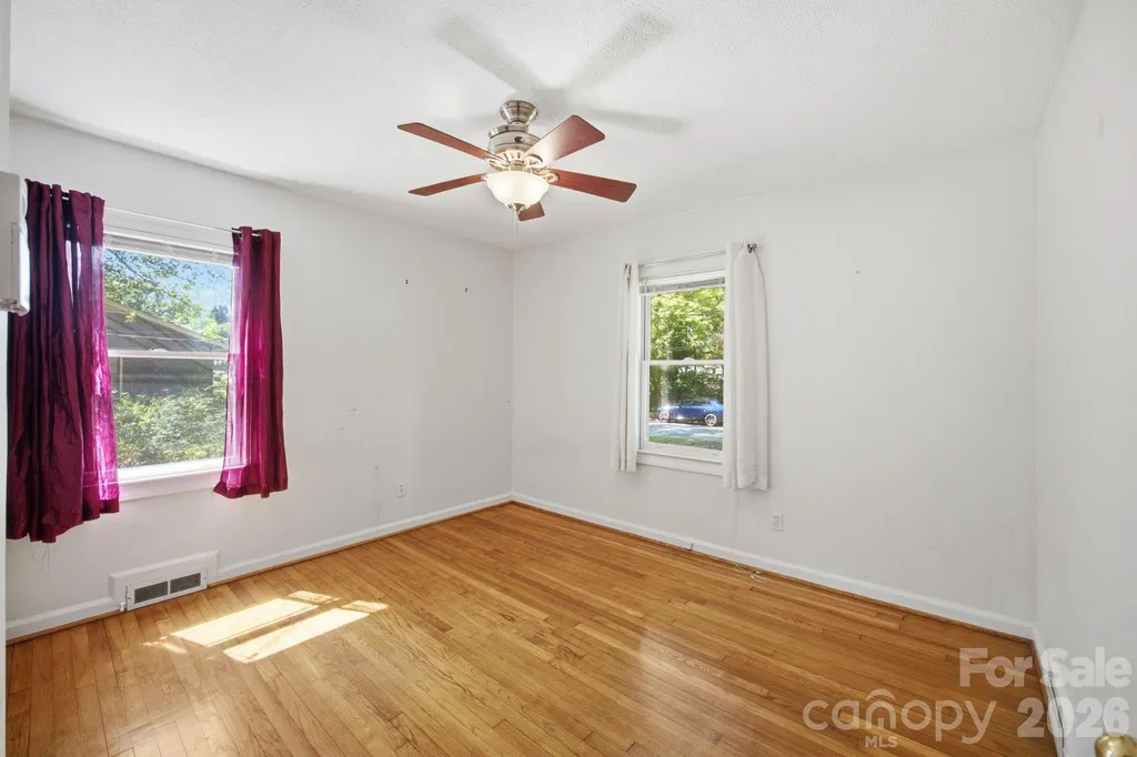 3129 Iredell Drive Charlotte NC 28269