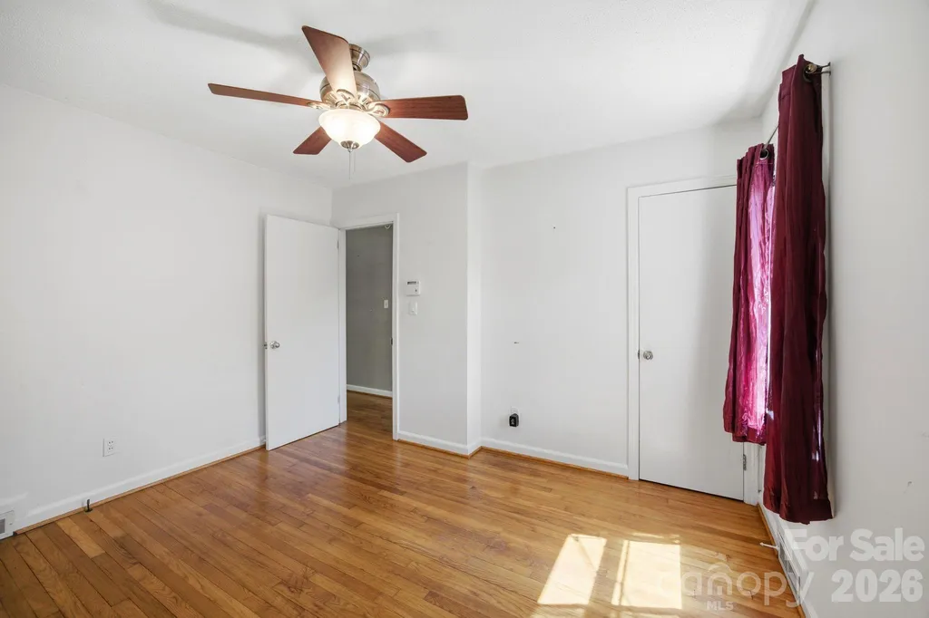 3129 Iredell Drive Charlotte NC 28269