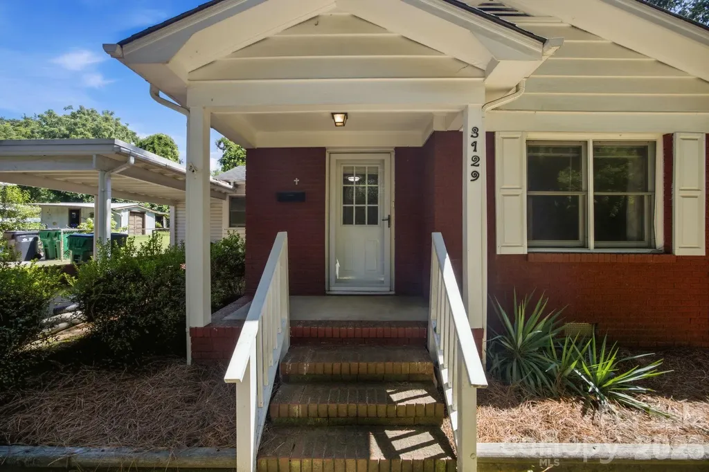 3129 Iredell Drive Charlotte NC 28269