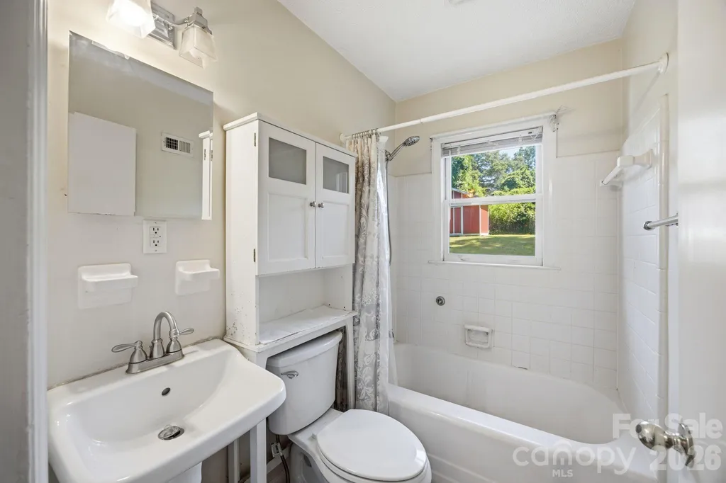 3129 Iredell Drive Charlotte NC 28269