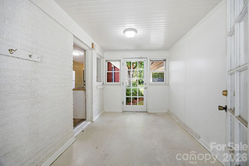3129 Iredell Drive Charlotte NC 28269