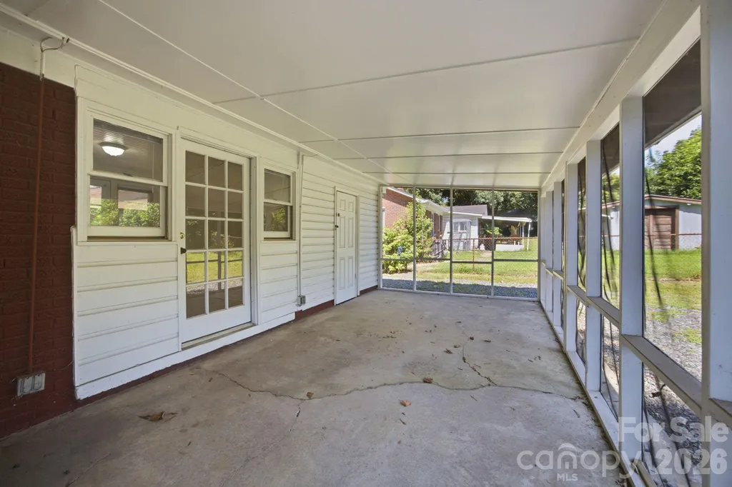 3129 Iredell Drive Charlotte NC 28269