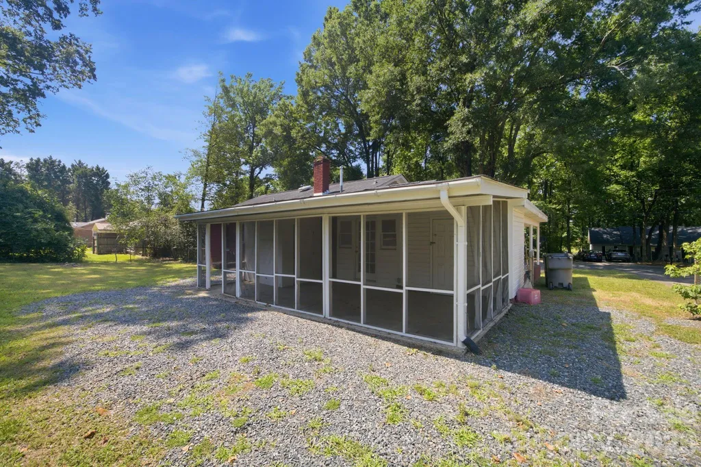 3129 Iredell Drive Charlotte NC 28269