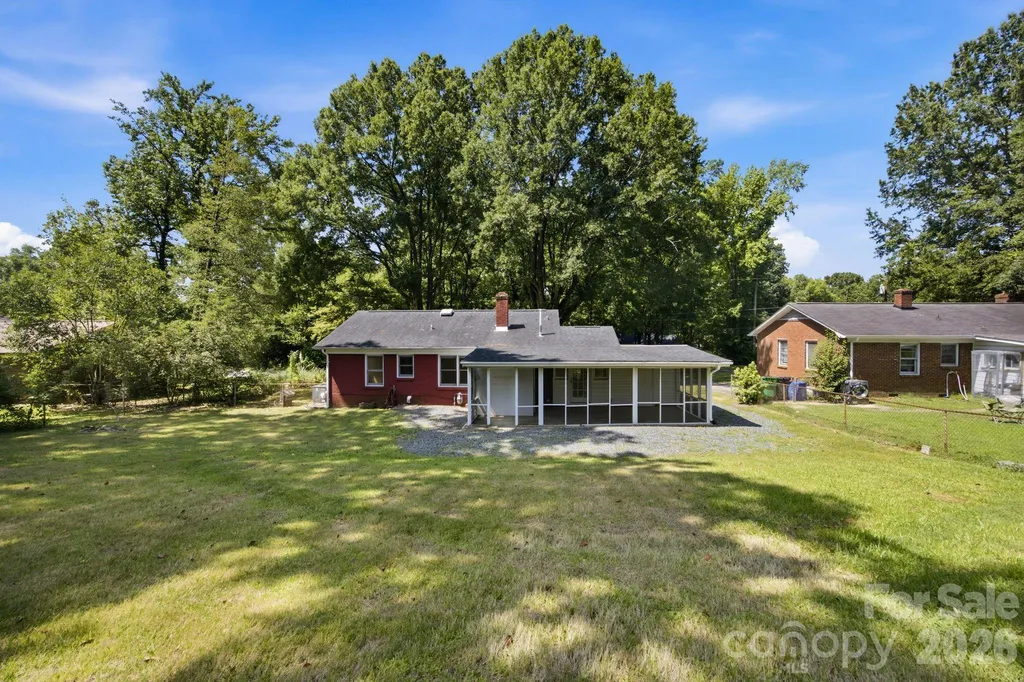 3129 Iredell Drive Charlotte NC 28269