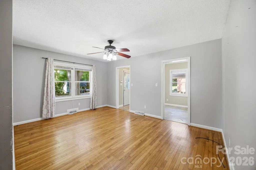 3129 Iredell Drive Charlotte NC 28269