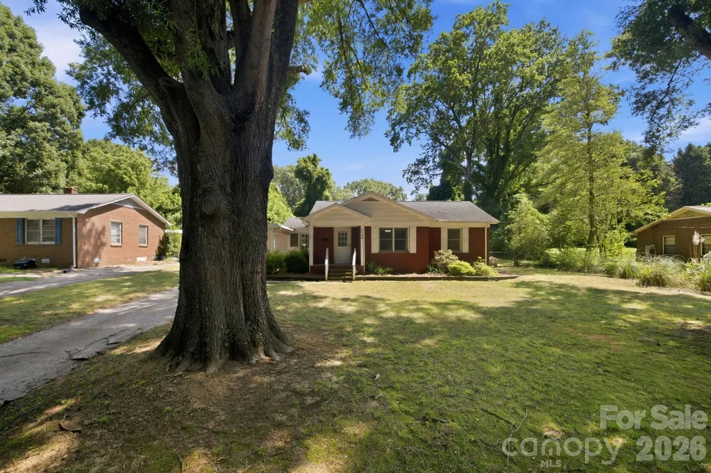 3129 Iredell Drive Charlotte NC 28269