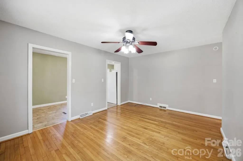 3129 Iredell Drive Charlotte NC 28269