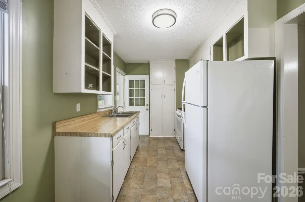 3129 Iredell Drive Charlotte NC 28269