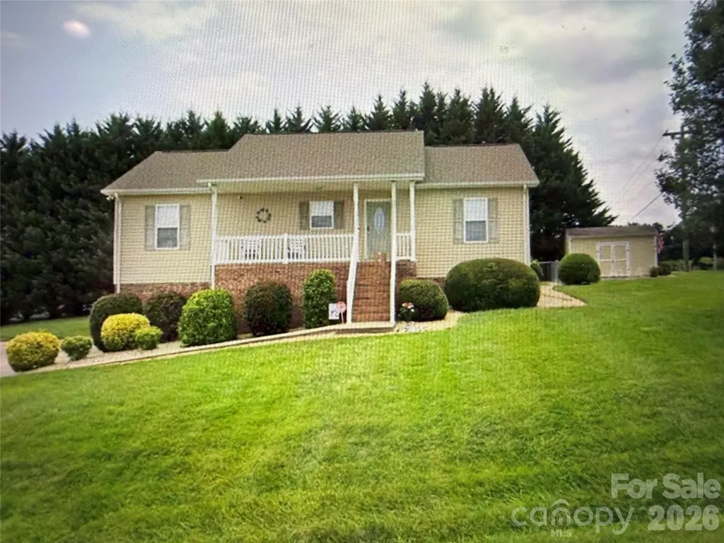 1305 Gallatin Lane Hudson NC 28638