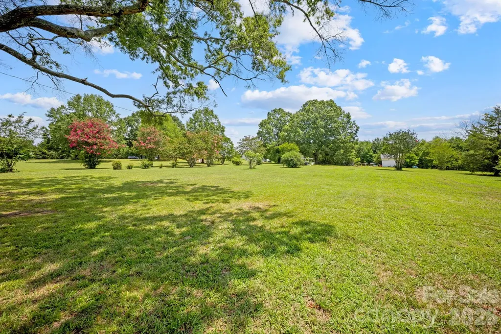 3512 Mount Pleasant Road N Concord NC 28025