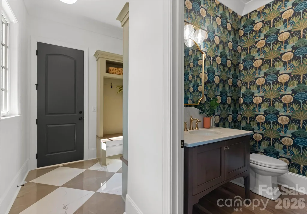 154 N Canterbury Road Charlotte NC 28211