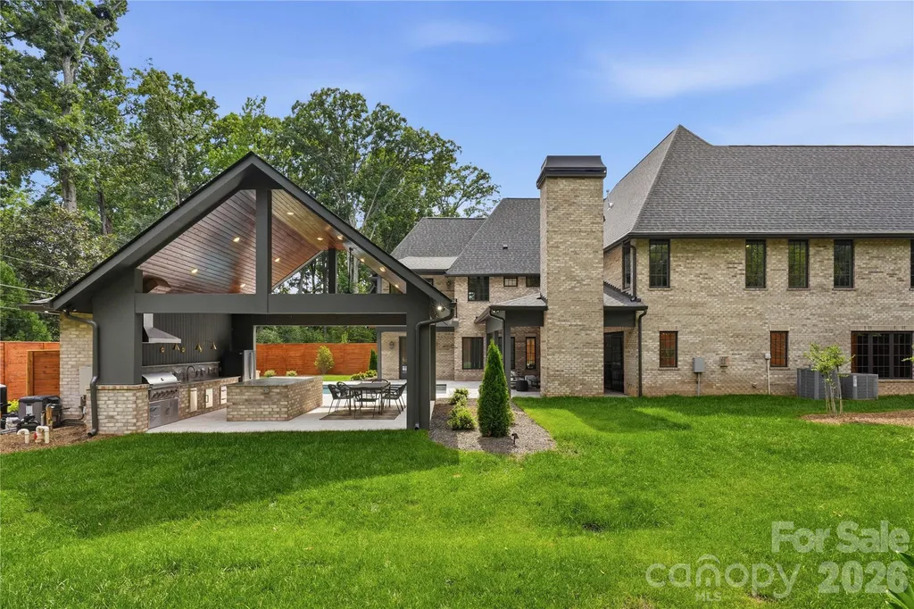 154 N Canterbury Road Charlotte NC 28211