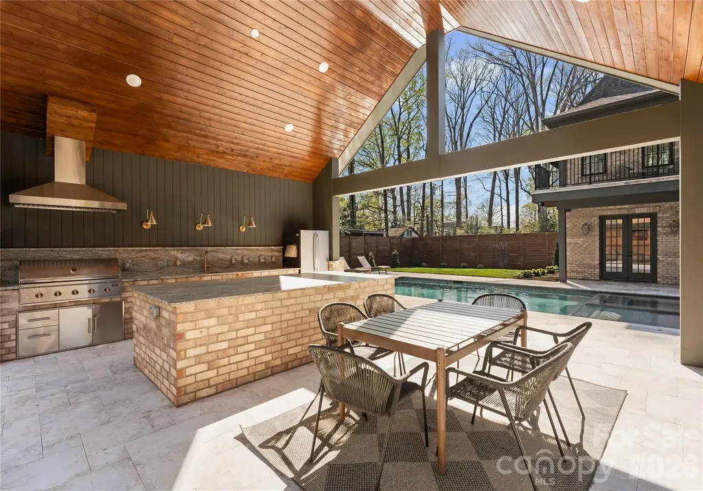 154 N Canterbury Road Charlotte NC 28211