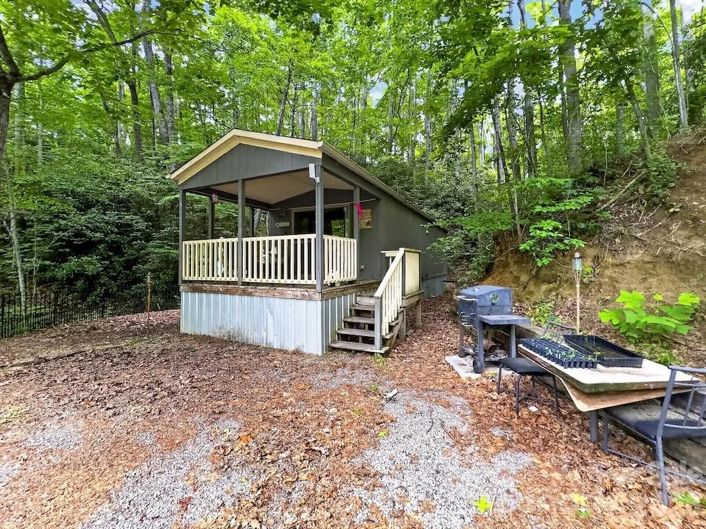 97 Whippoorwill Lane Fairview NC 28730