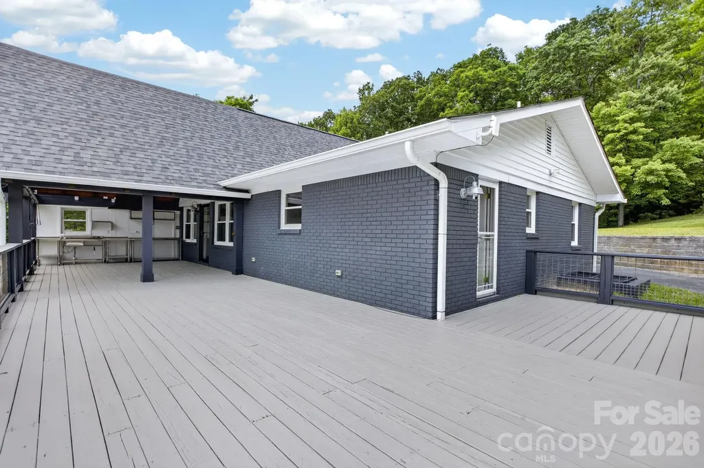 97 Whippoorwill Lane Fairview NC 28730