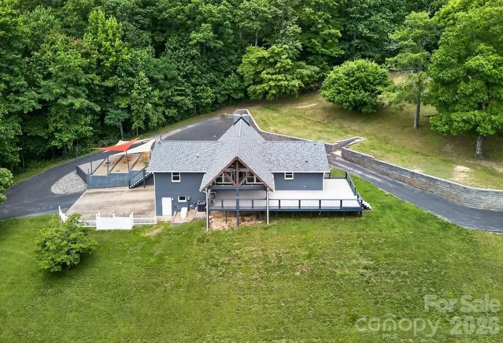 97 Whippoorwill Lane Fairview NC 28730