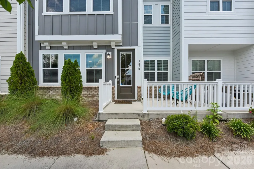 5858 Strathmore Court Charlotte NC 28215