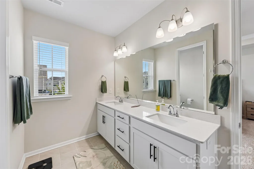 5858 Strathmore Court Charlotte NC 28215