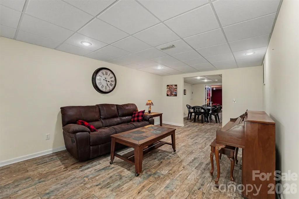 4858 Elmhurst Drive NE Hickory NC 28601