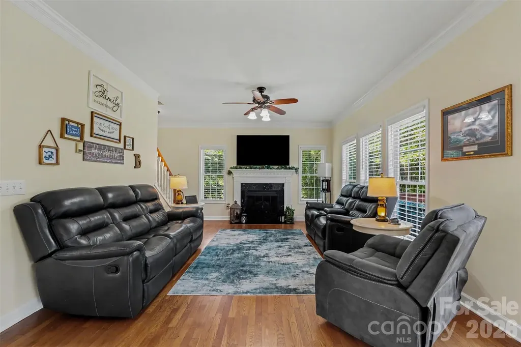4858 Elmhurst Drive NE Hickory NC 28601
