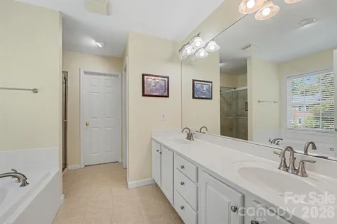 4858 Elmhurst Drive NE Hickory NC 28601