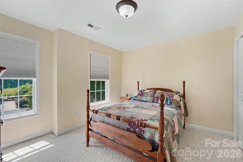 4858 Elmhurst Drive NE Hickory NC 28601